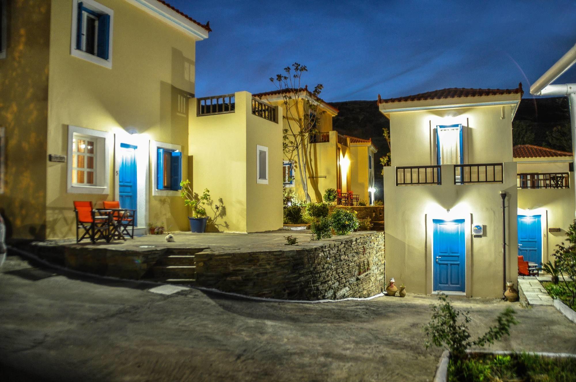 Mainades Maisonettes & Studios Ménites 外观 照片